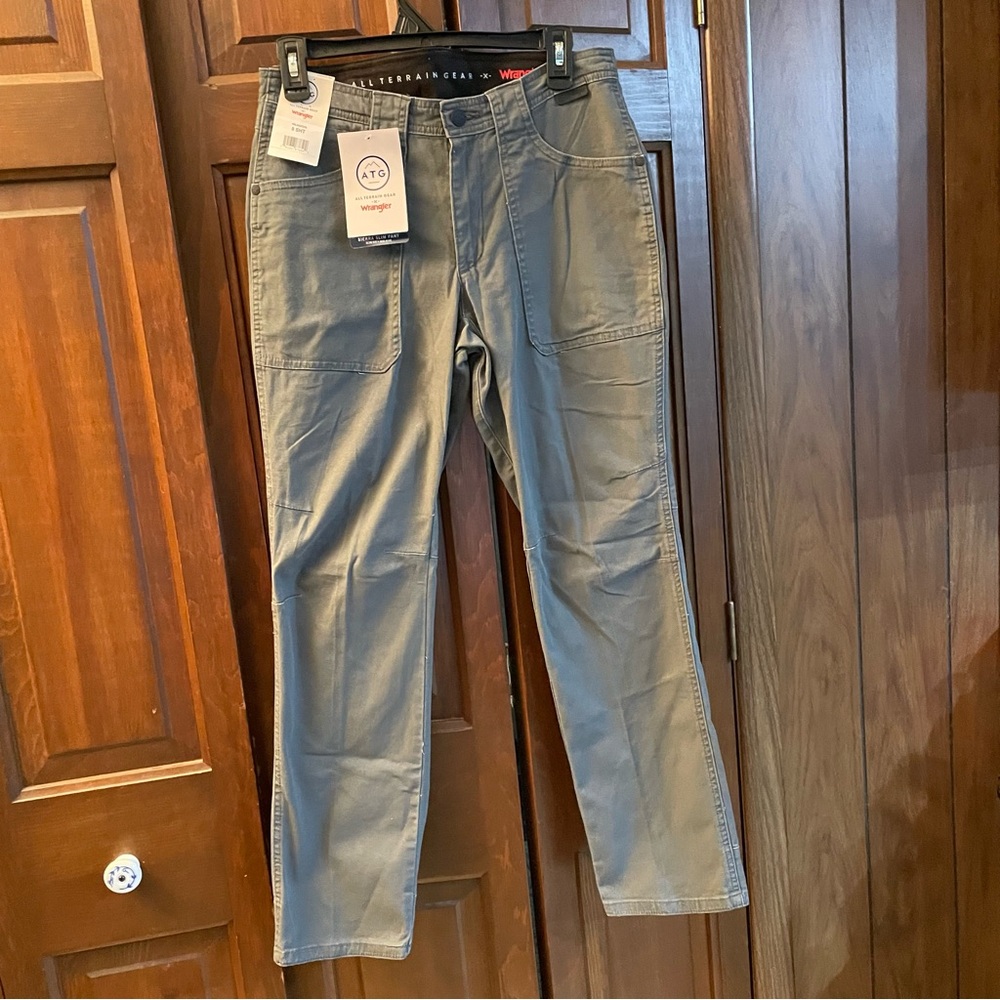 Wrangler Gray Cargo Pants for Versatile Style Size 8 short NWT